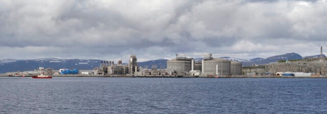 Populer: Bahlil Duga Singapura Jual Lagi LNG; BEI Delisting 18 Saham