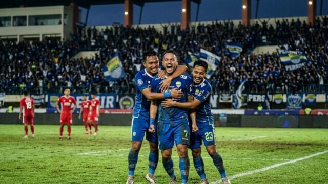 Persib Taklukkan Viettel 1-0, Dua Kartu Merah Warnai Laga