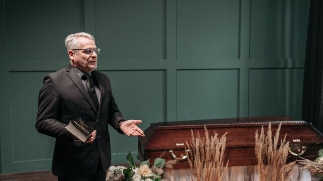 Pastor Tewas Tertimpa Salib saat Pimpin Misa di Ekuador
