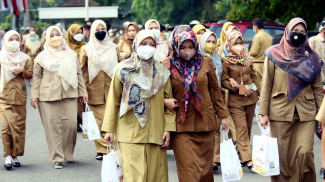 Belasan PNS dan PPPK Kompak Keluyuran saat Jam Kerja