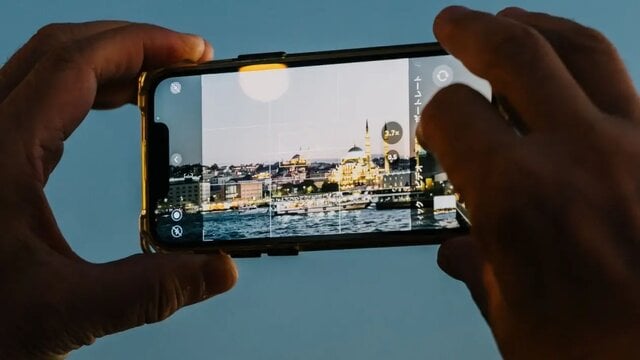 Kamera HP Flagship Bergetar Sendiri? Kenali Gejala Kerusakan Sebelum Terlambat
