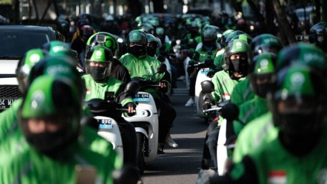 Survei: Sulit Cari Kerja Formal, 73% Ojol Terpaksa Narik