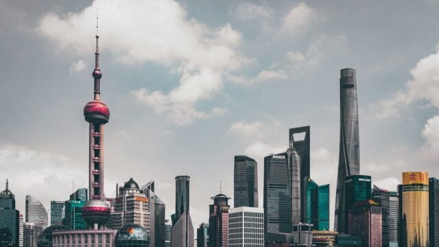 Saham Teknologi China Tertekan, Investor Ragukan Untung AI
