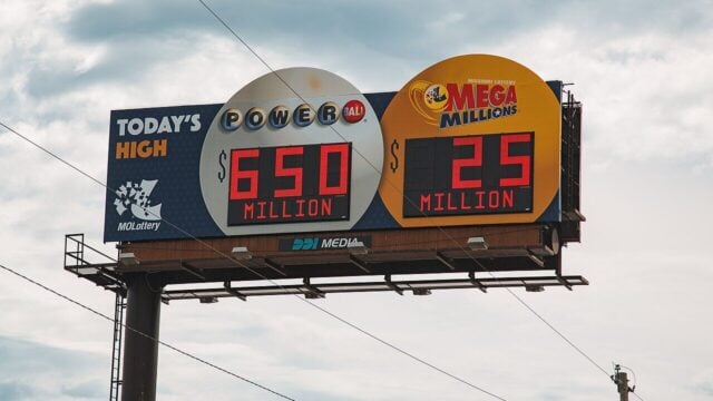 Powerball Numbers Reported as Jackpot Reaches $562 Million